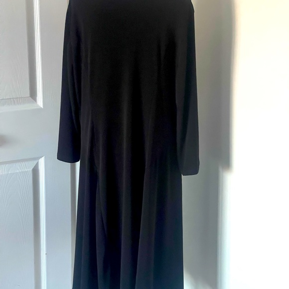 Woman’s Plus size Dress - Picture 2 of 4